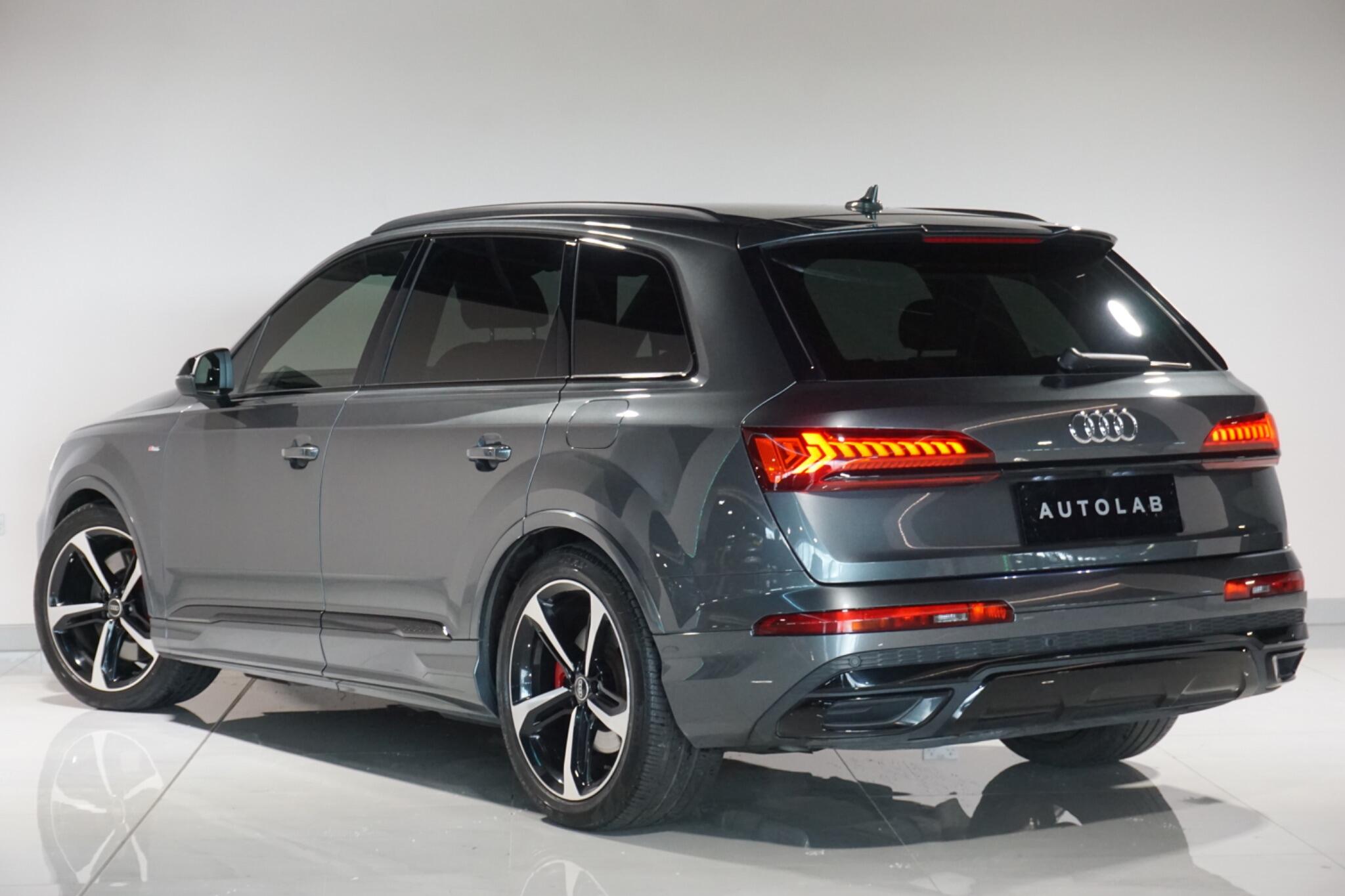 Audi Q7 3.0 TFSIe V6 55 Black Edition SUV 5dr Petrol Plug-in Hybrid Tiptronic quattro Euro 6 (s/s) 17.9kWh (381 ps)